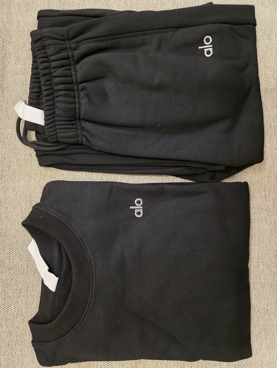 ALO Yoga Pants - Alo Black Accolade Set Straight Leg